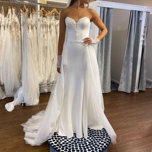 Beautiful Wedding Dress!